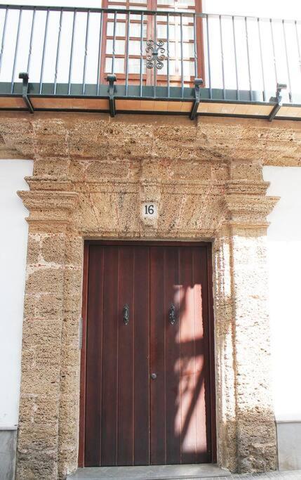 Fancy Apartment In A Historic House, Chiclana City Center By C. Dreams Chiclana de la Frontera Exterior photo